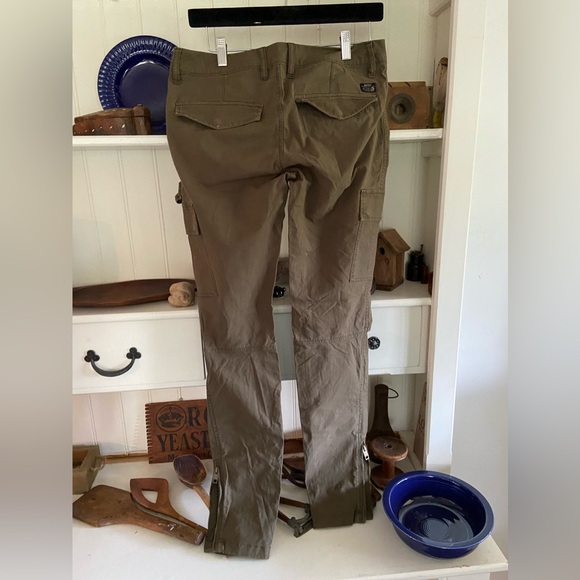 Diesel - Picture 2 of 5